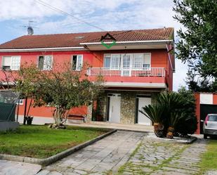 Exterior view of House or chalet for sale in Cangas   with Terrace, Storage room and Swimming Pool