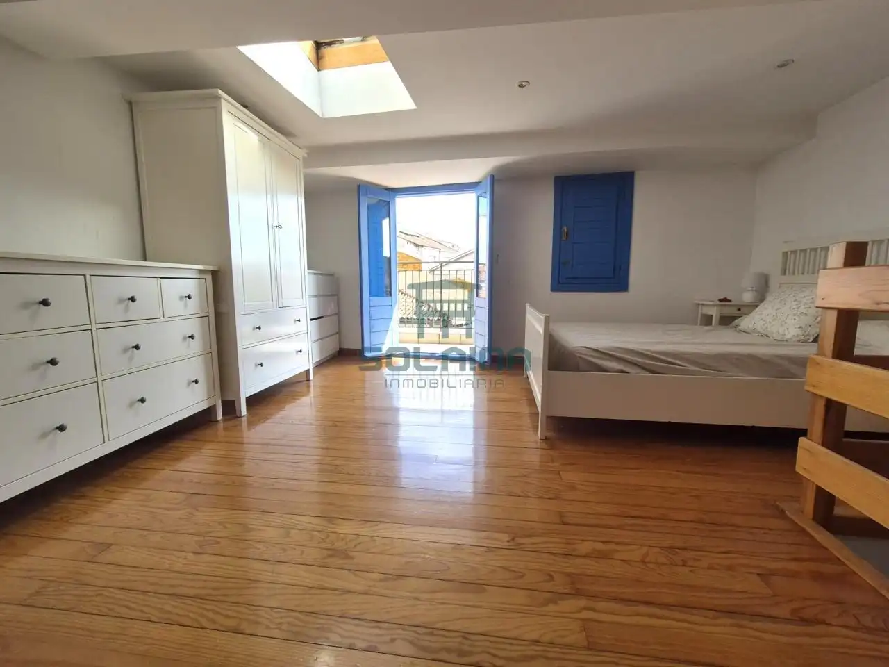 Habitación de Dúplex en venta en Ourense Capital  con Calefacción, Amueblado y Balcón