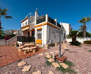 Jardí de Casa o xalet en venda en Orihuela amb Aire condicionat, Piscina i Moblat