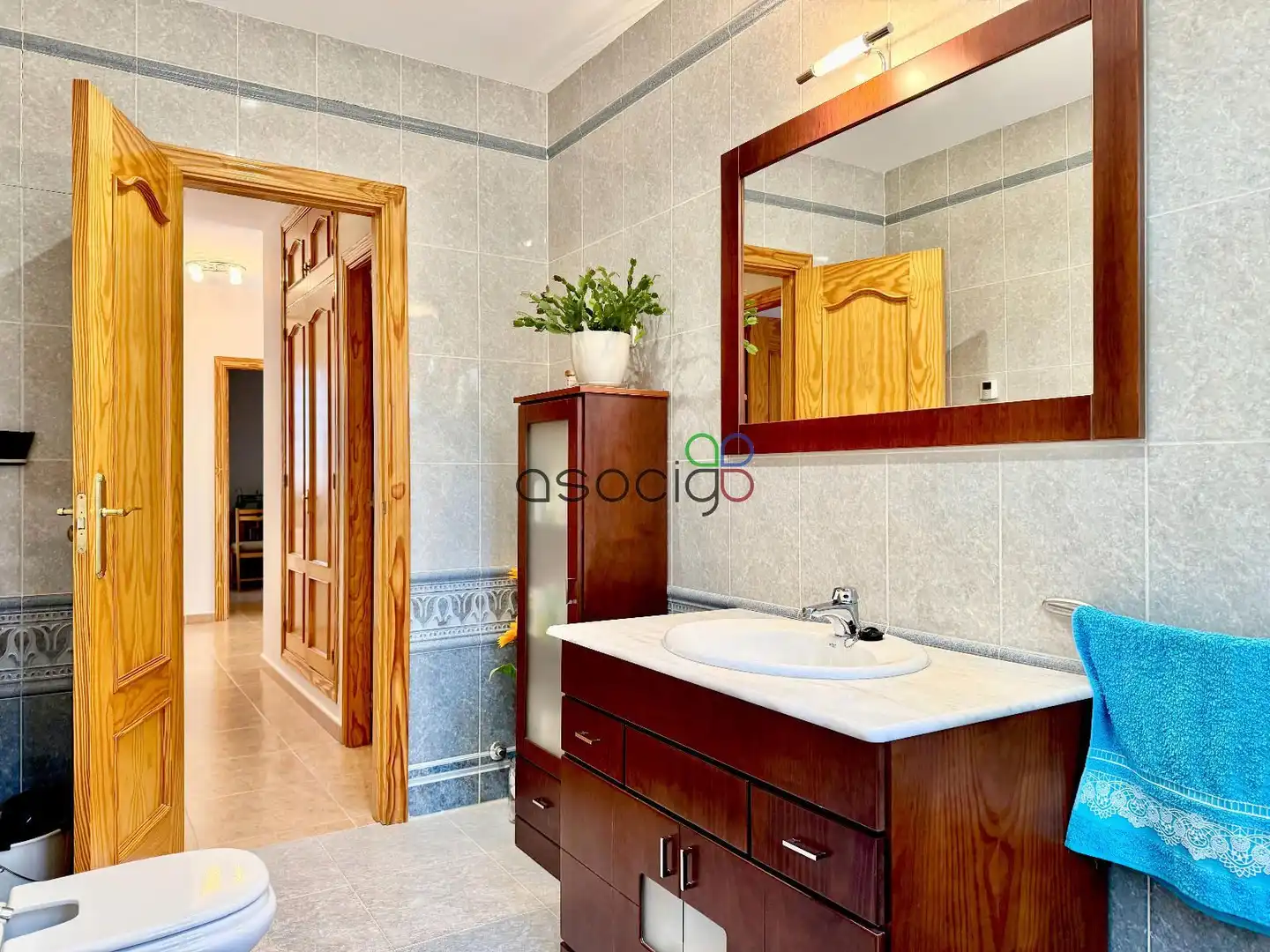 Baño de Casa adosada en venta en Cabanillas del Campo con Aire acondicionado, Calefacción y Jardín privado