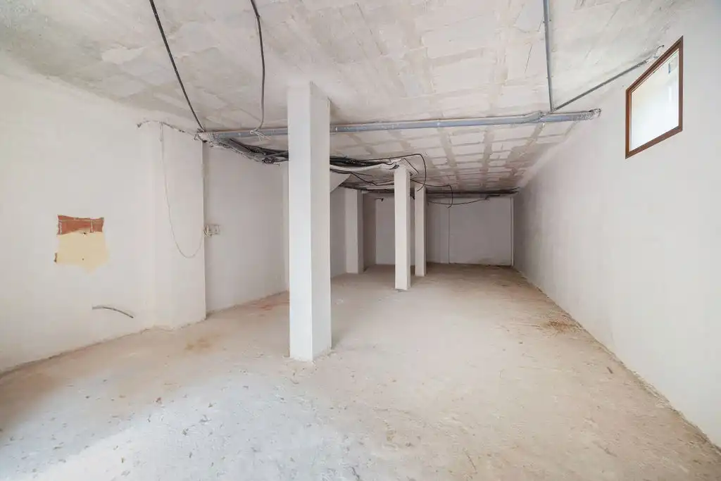 Commercial properties for sale in Monóvar  / Monòver