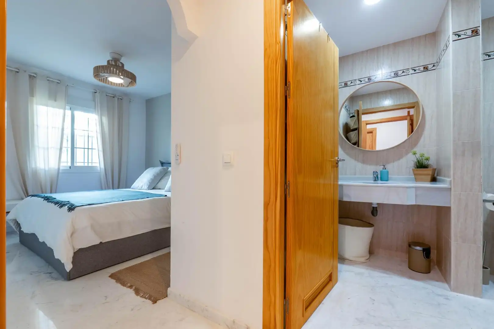 Habitación de Apartamento en venta en Almuñécar con Jardín privado, Terraza y Piscina comunitaria