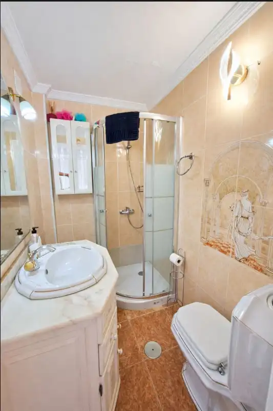 Bany de Apartament en venda en Benidorm amb Aire condicionat, Terrassa i Piscina