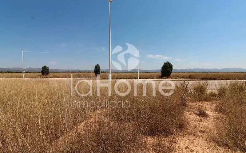 Terreny industrial en venda en Llíria