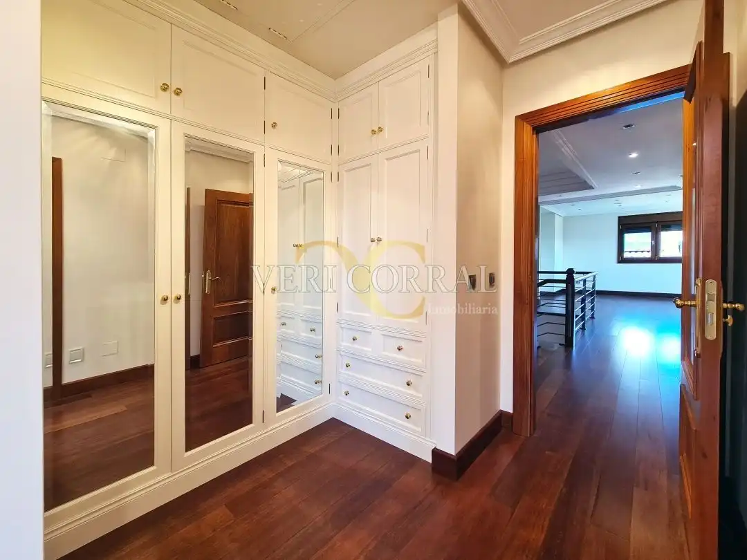 Habitación de Casa o chalet en venta en Oviedo  con Calefacción, Jardín privado y Terraza