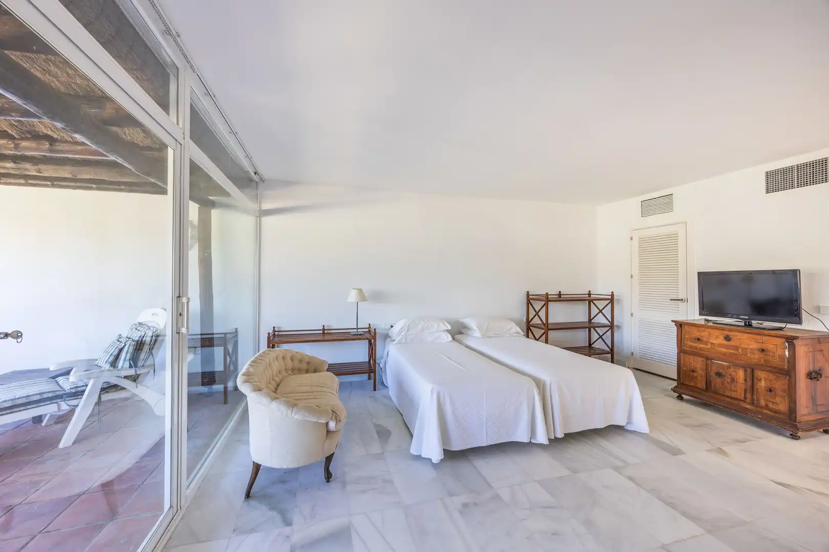 Bedroom of Detached homes for sale in Sotogrande  with Air Conditioner, Private garden and Terrace