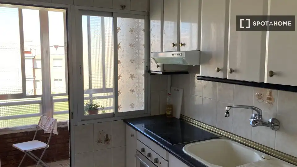 Kitchen of Flat for rent in Madrid  with Air Conditioner, Heating and Furnished