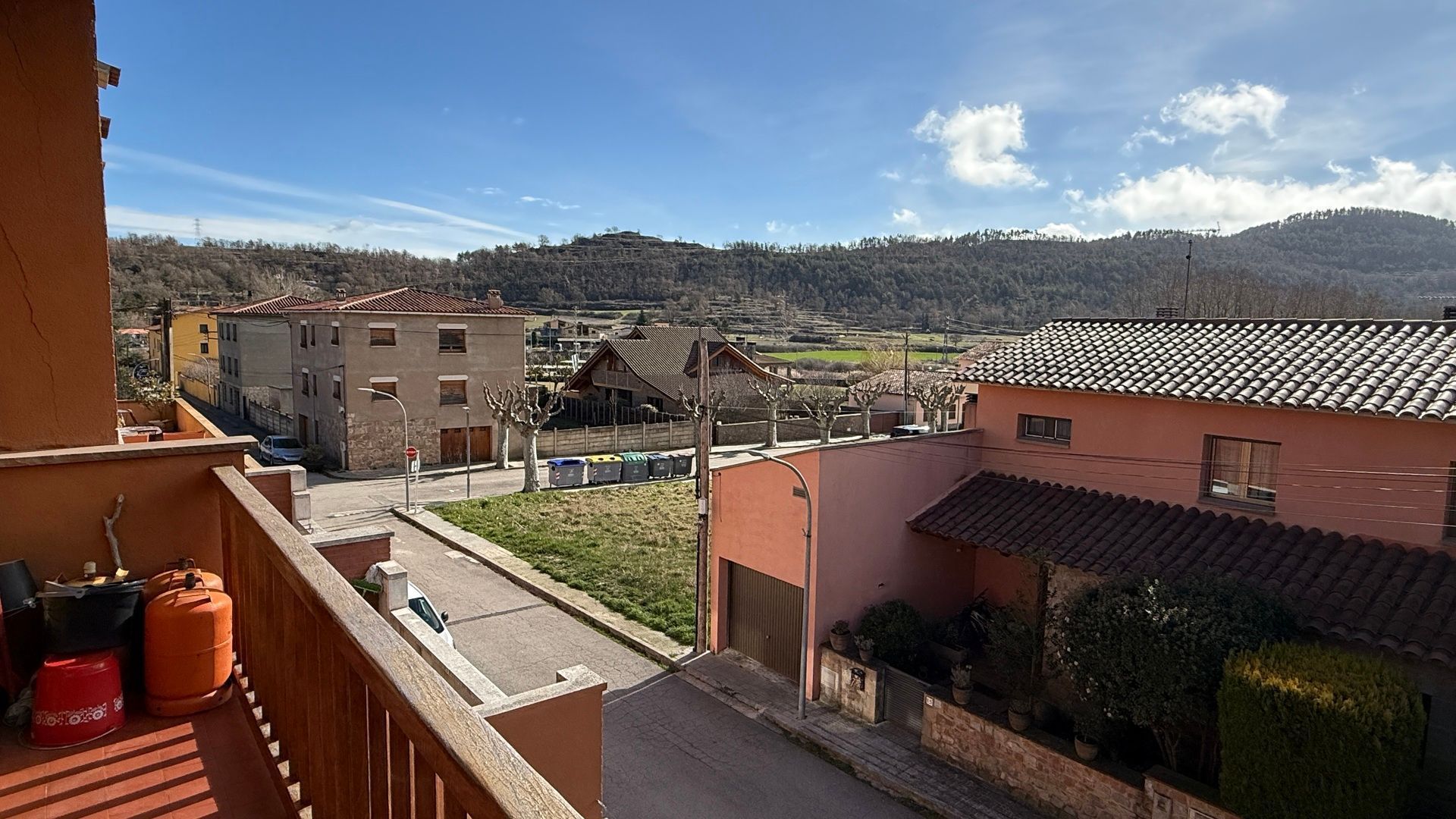 Vista exterior de Pis en venda en L'Estany amb Terrassa