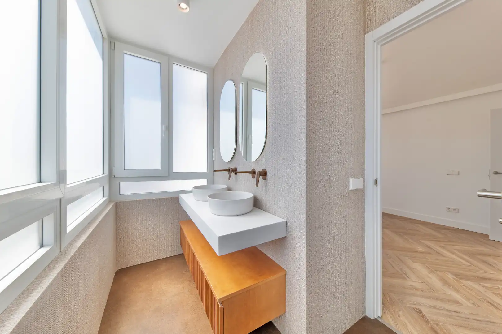 Badezimmer von Dachboden zum Verkauf in Madrid mit Klimaanlage, Heizung und Parkett