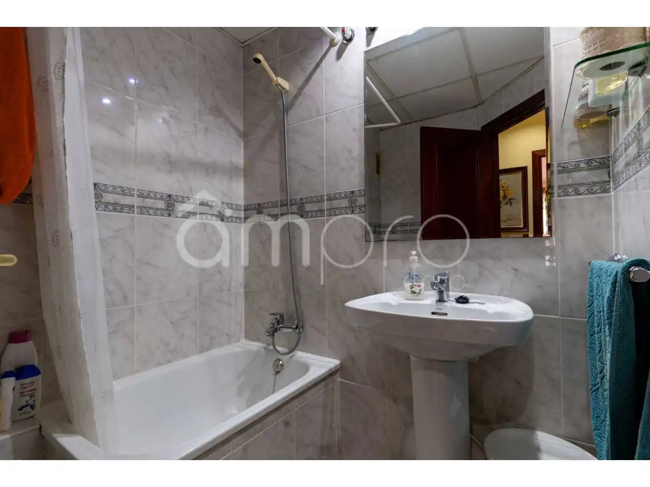 Badezimmer von Wohnung zum Verkauf in Vilanova i la Geltrú mit Klimaanlage, Heizung und Terrasse