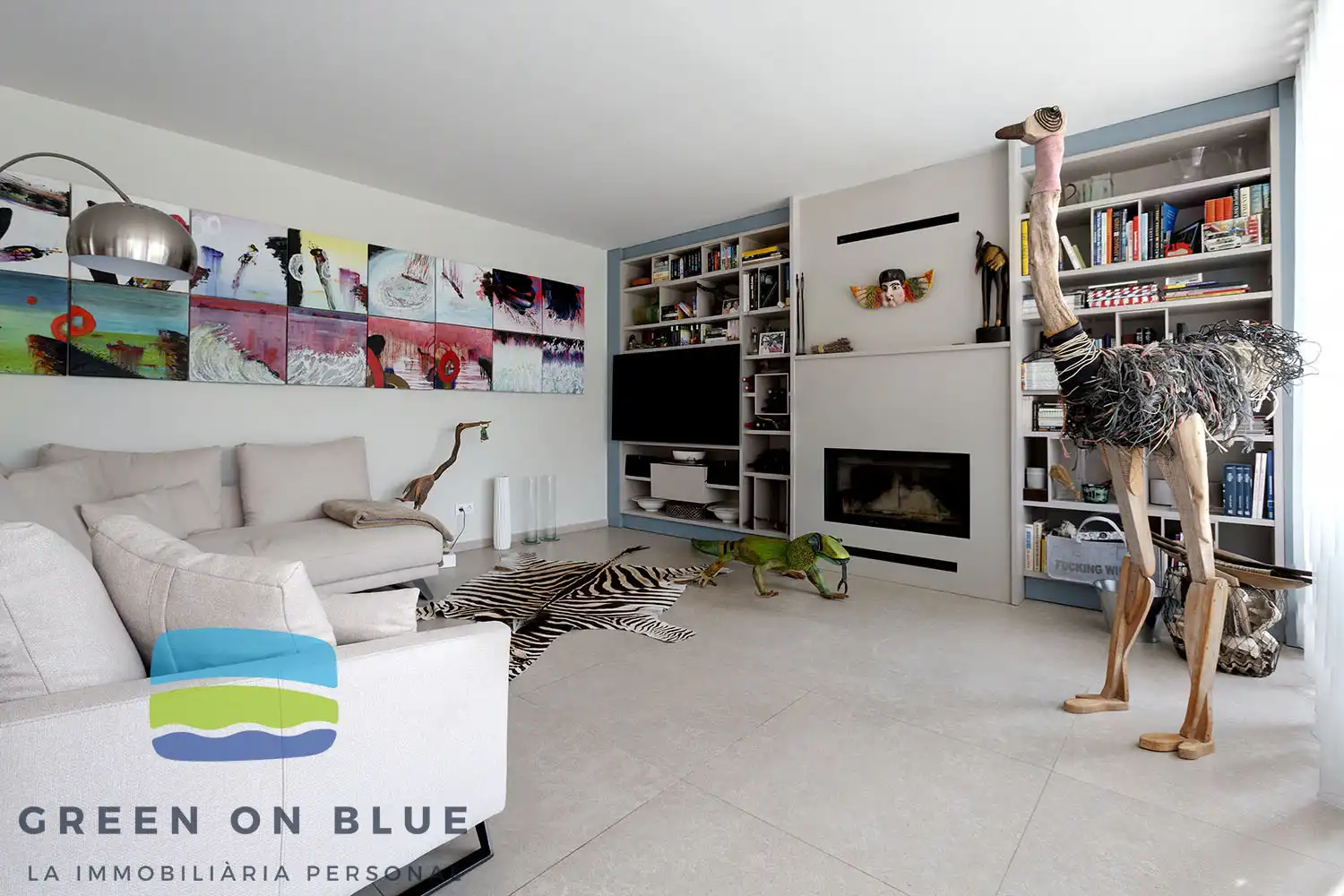 Living room of Houses for sale in Peralada  with Air Conditioner, Oven and Washing machine