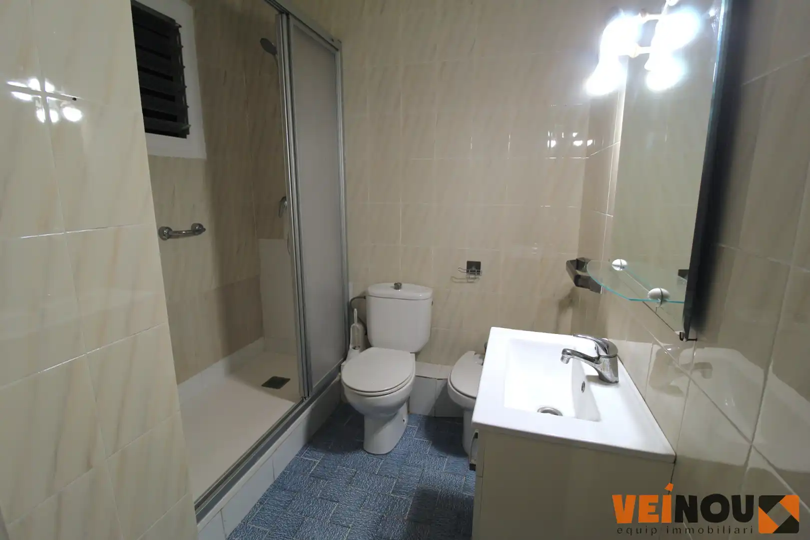 Baño de Piso en venta en L'Hospitalet de Llobregat con Balcón