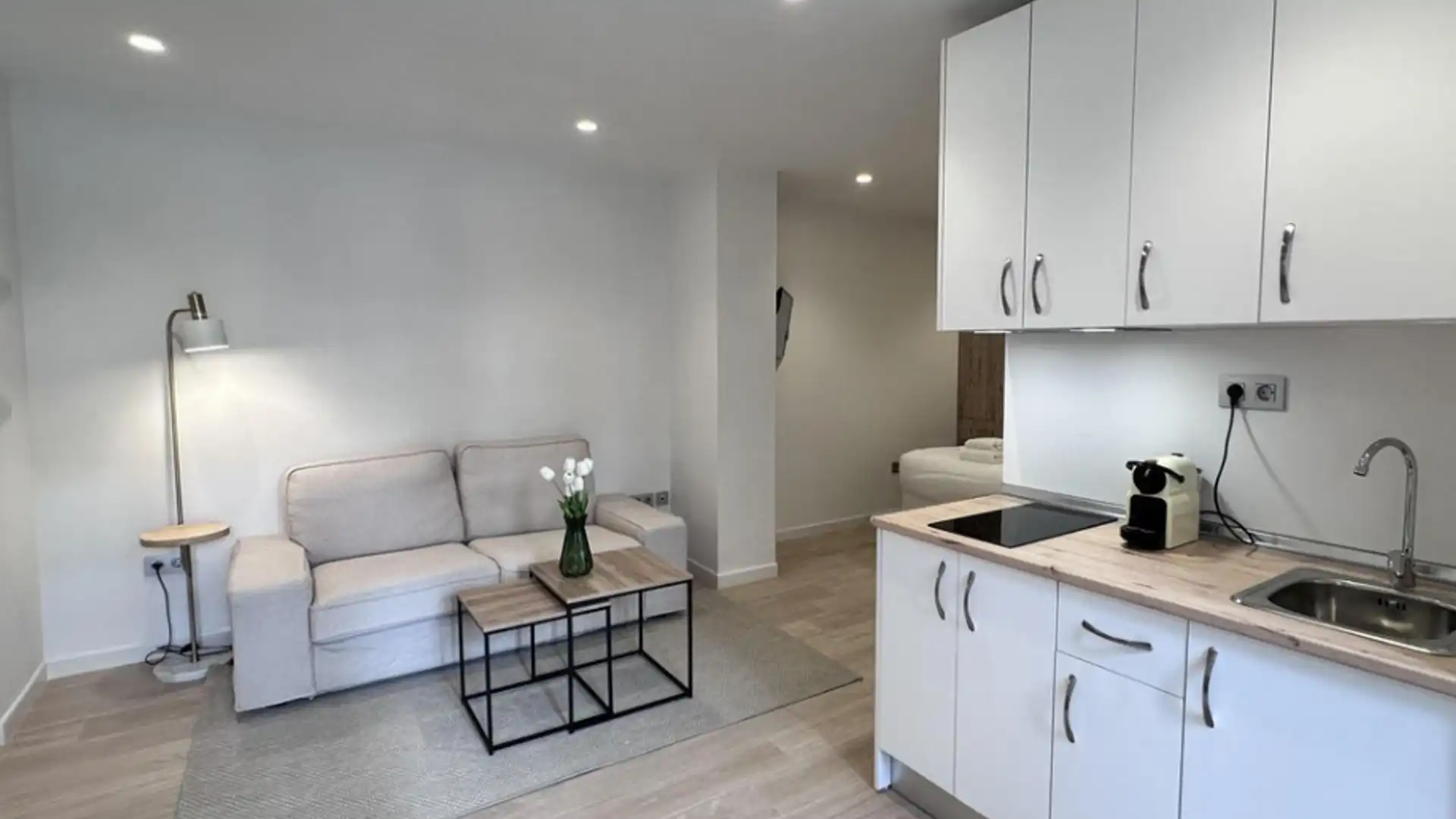 Sala de estar de Piso en venta en Marbella con Amueblado, Horno y Lavadora