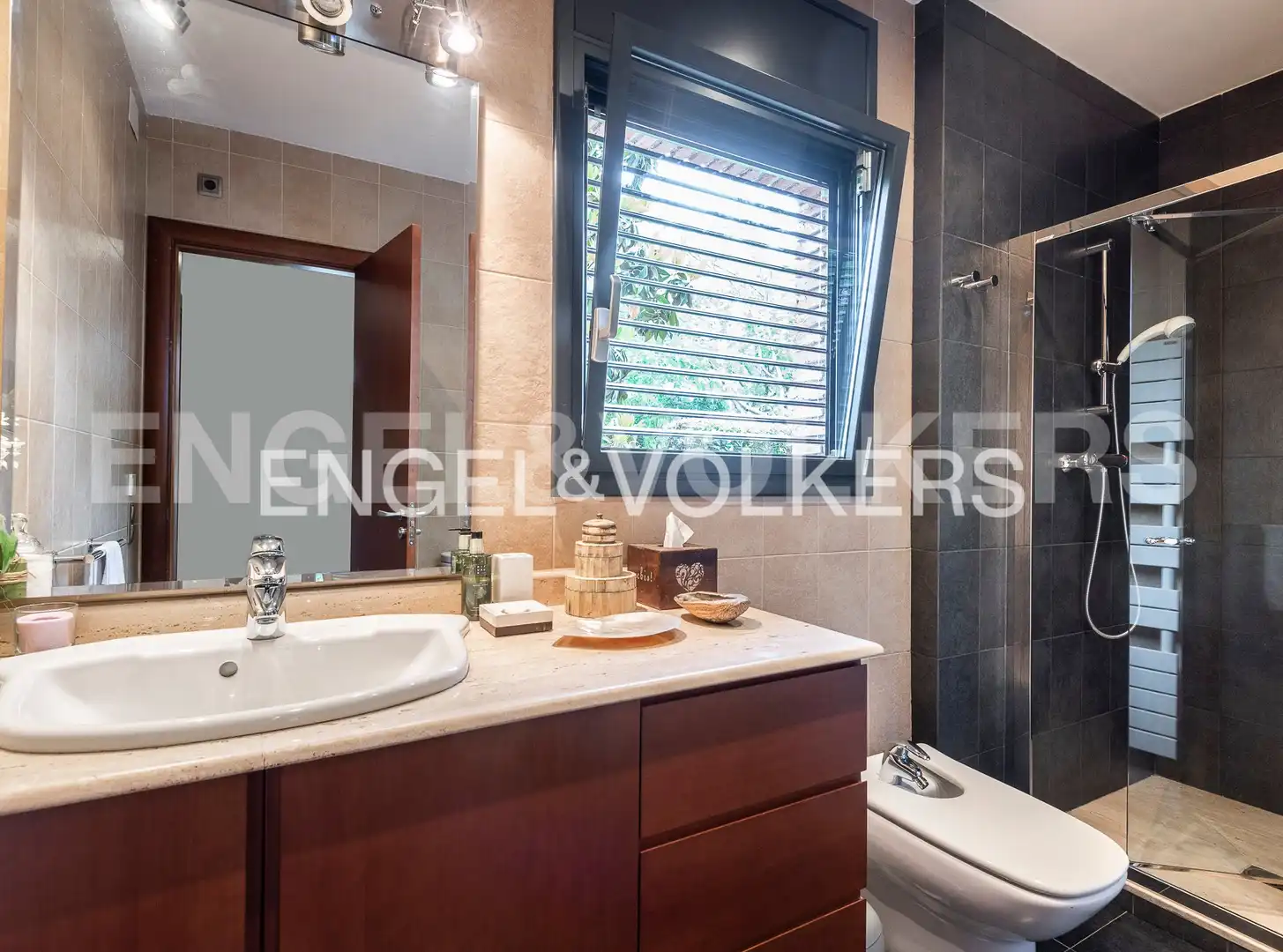 Bathroom of Houses for sale in Sant Cugat del Vallès  with Air Conditioner, Heating and Private garden