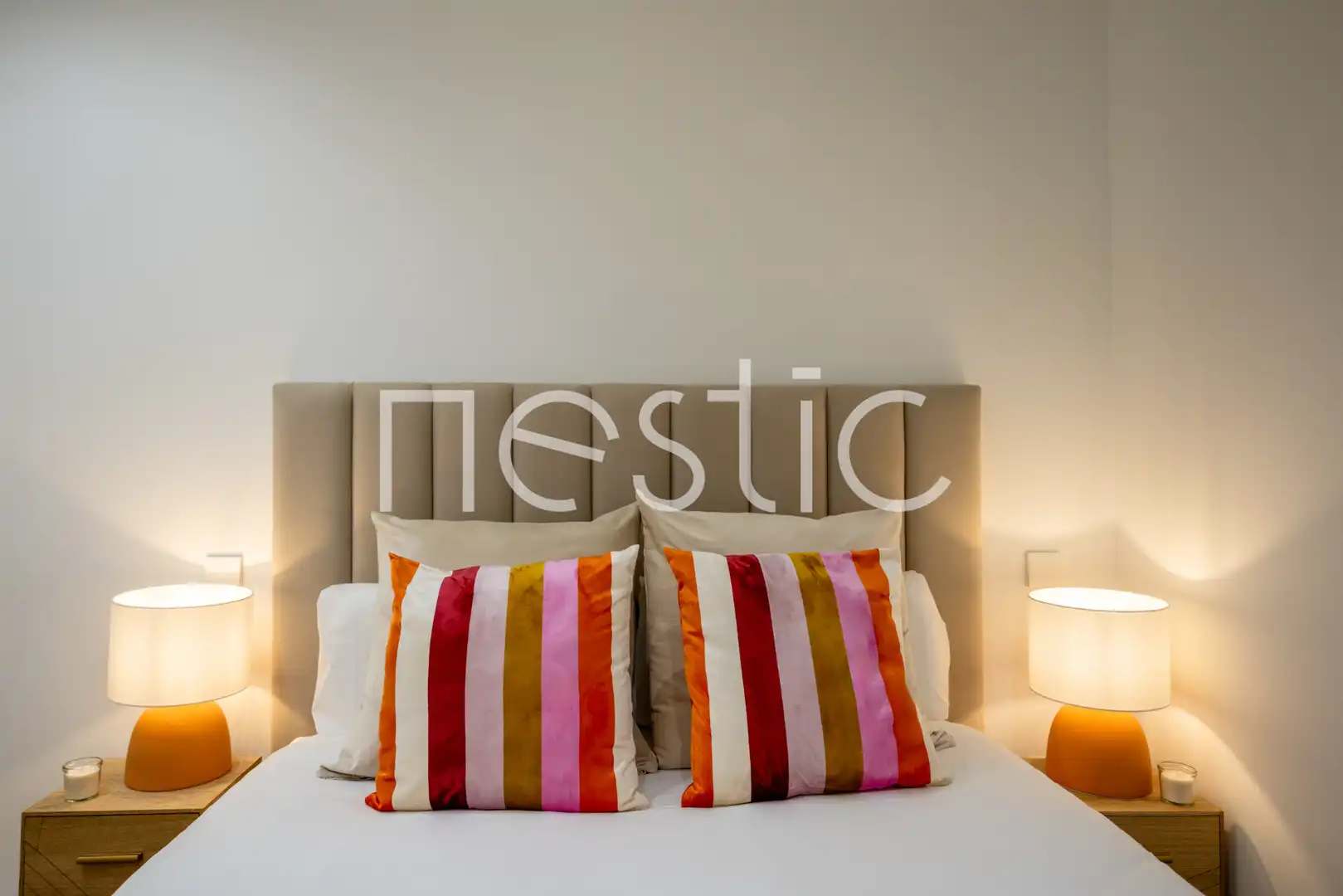 Dormitori de Apartament de lloguer en Madrid amb Aire condicionat, Calefacció i Moblat