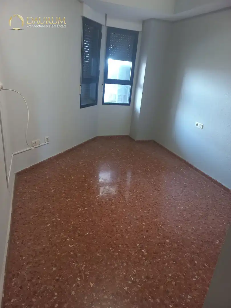 Flat for sale in Valencia  with Air Conditioner, Heating and Terrace
