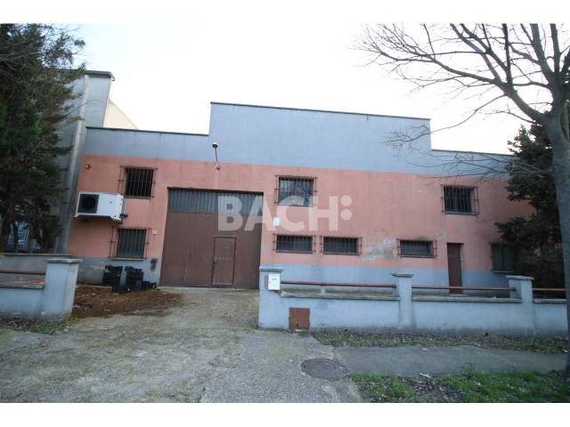 Nave industrial en Alquiler en Calle Rupit en Caputxins - Ambulatori