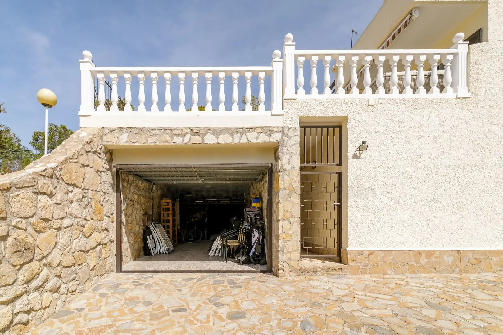 Exterior view of Houses for sale in El Campello  with Air Conditioner, Private garden and Terrace