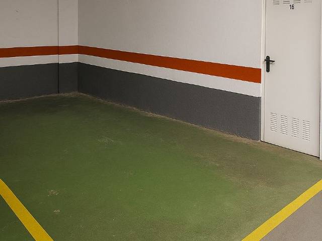 Garaje en Venta en Menendez y Pelayo Marcelino Kalea, 20 en Atxuri