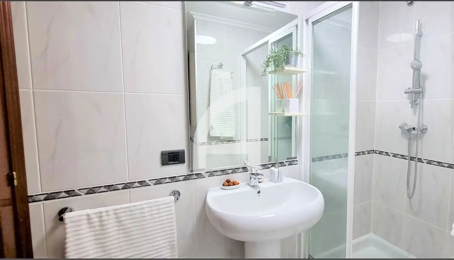 Baño de Piso de alquiler en Vigo  con Calefacción, Trastero y Amueblado