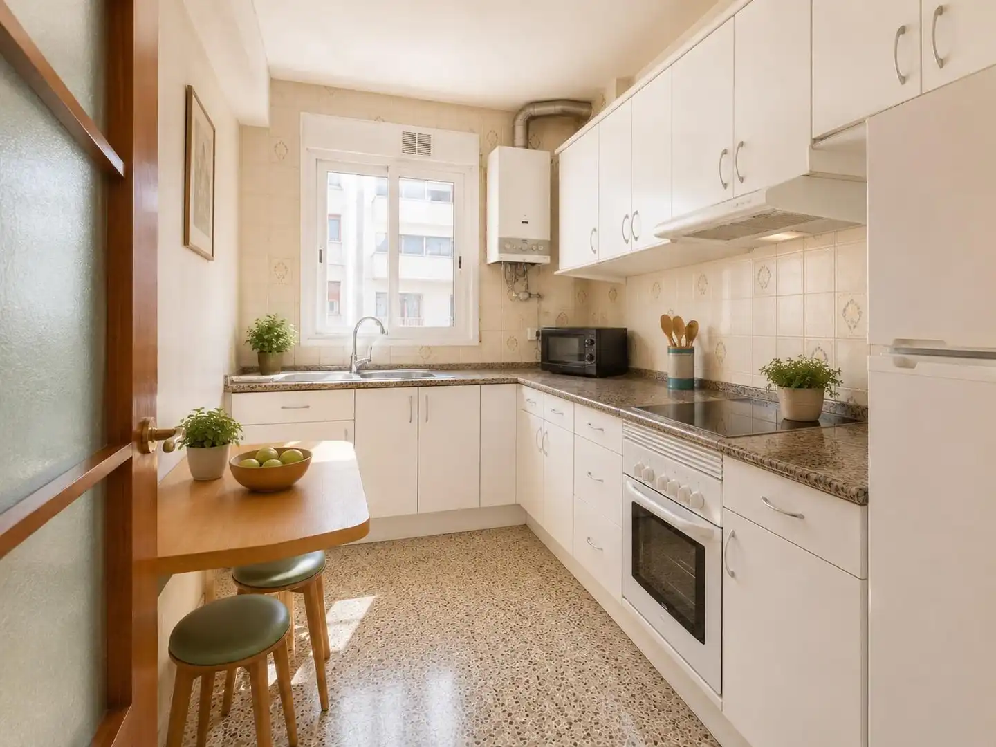 Apartamento con terraza en venta en Carrer INDUSTRIA, imagen 2