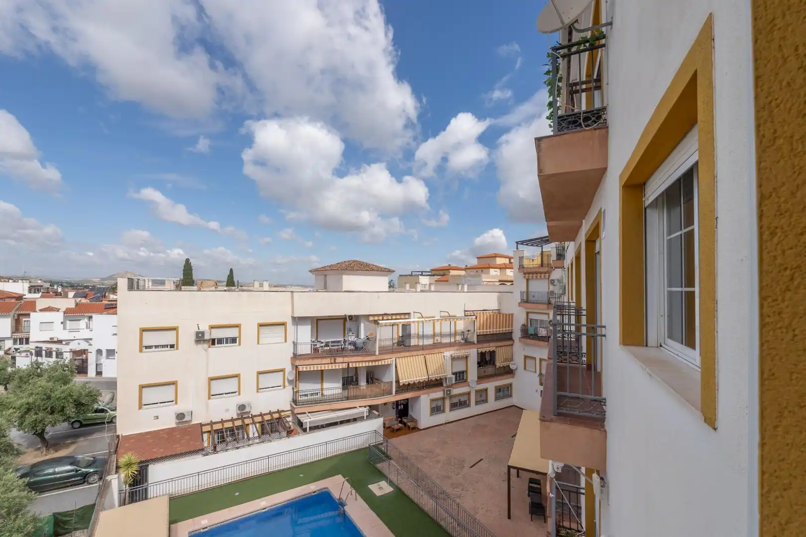 Vista exterior de Piso en venta en Gójar con Terraza, Trastero y Balcón