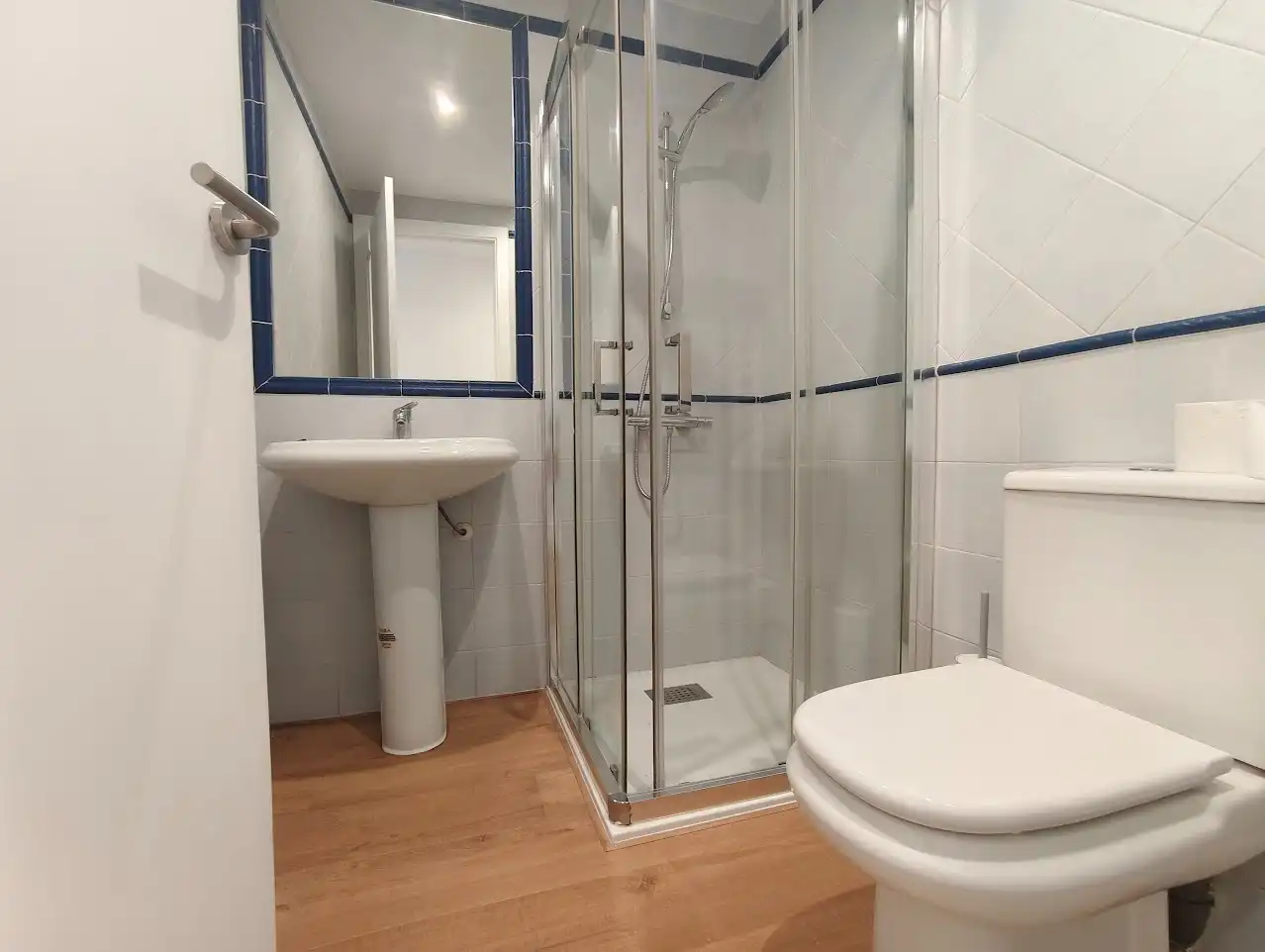 Bathroom of Apartments for rent in Sitges  with Heating, Furnished and Oven