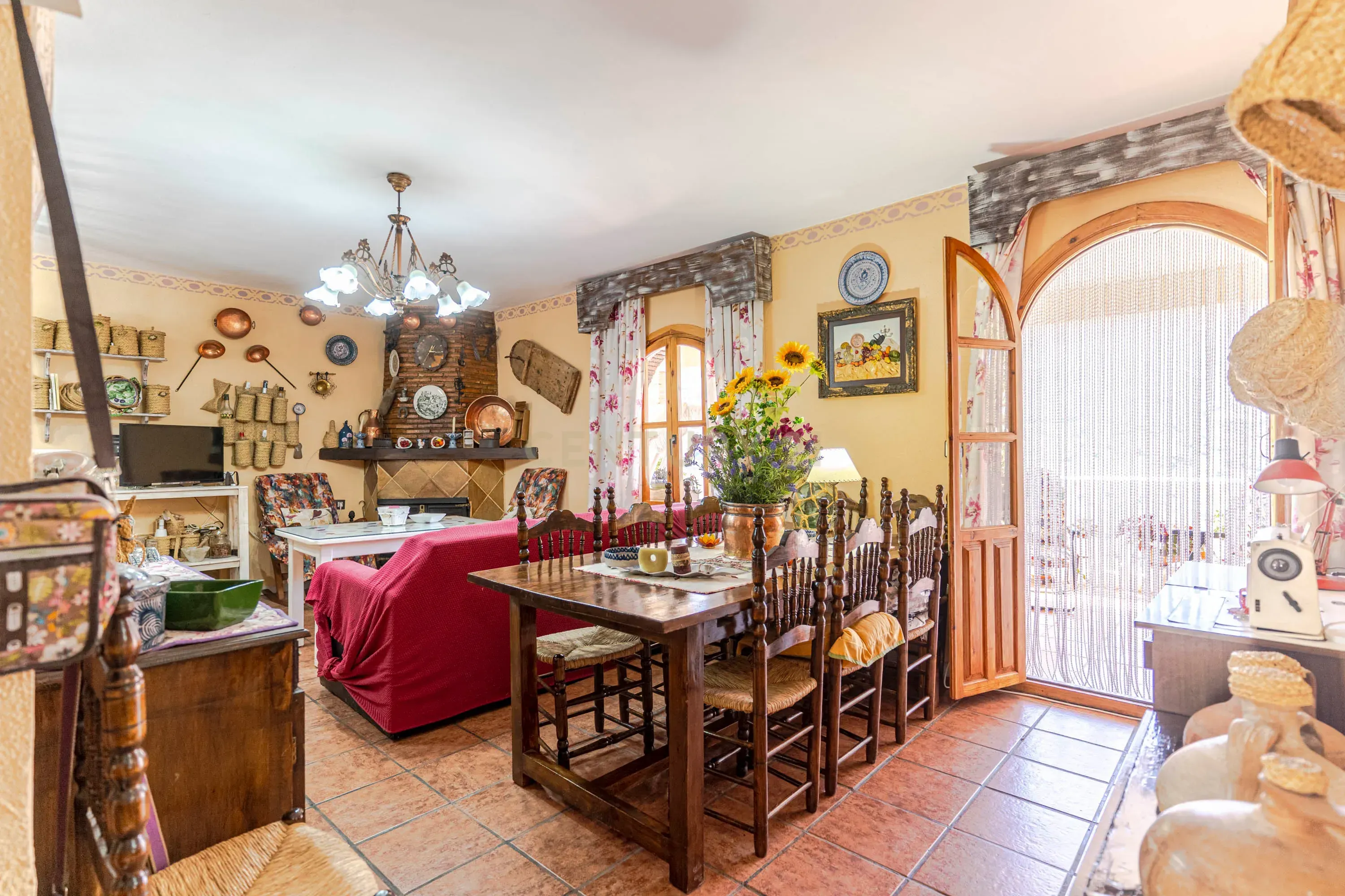 Menjador de Casa o xalet en venda en Güéjar Sierra amb Jardí privat, Traster i Piscina