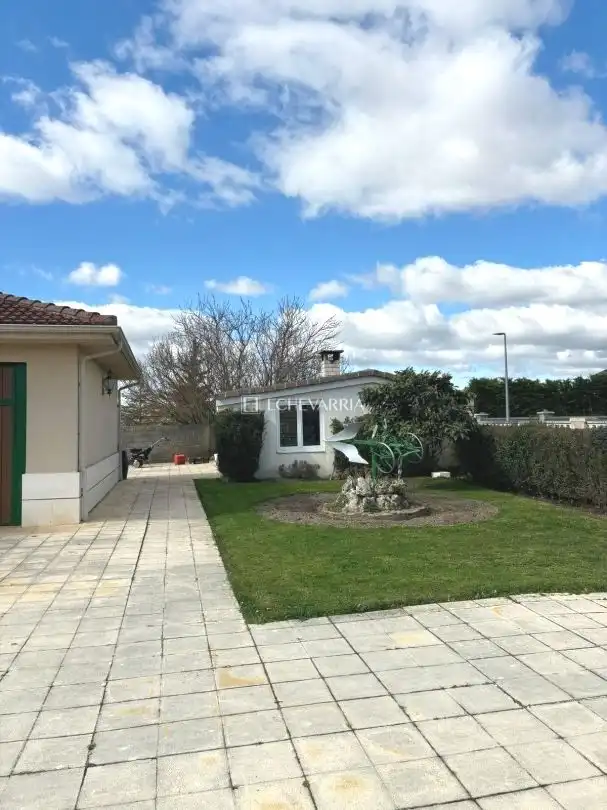 Chalet con jardín en venta en Medina de Pomar, imagen 8
