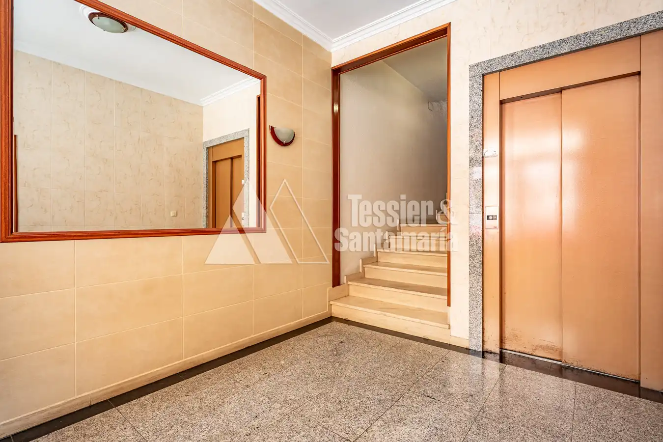 Piso en venta en Gijón  con Calefacción, Trastero y Amueblado