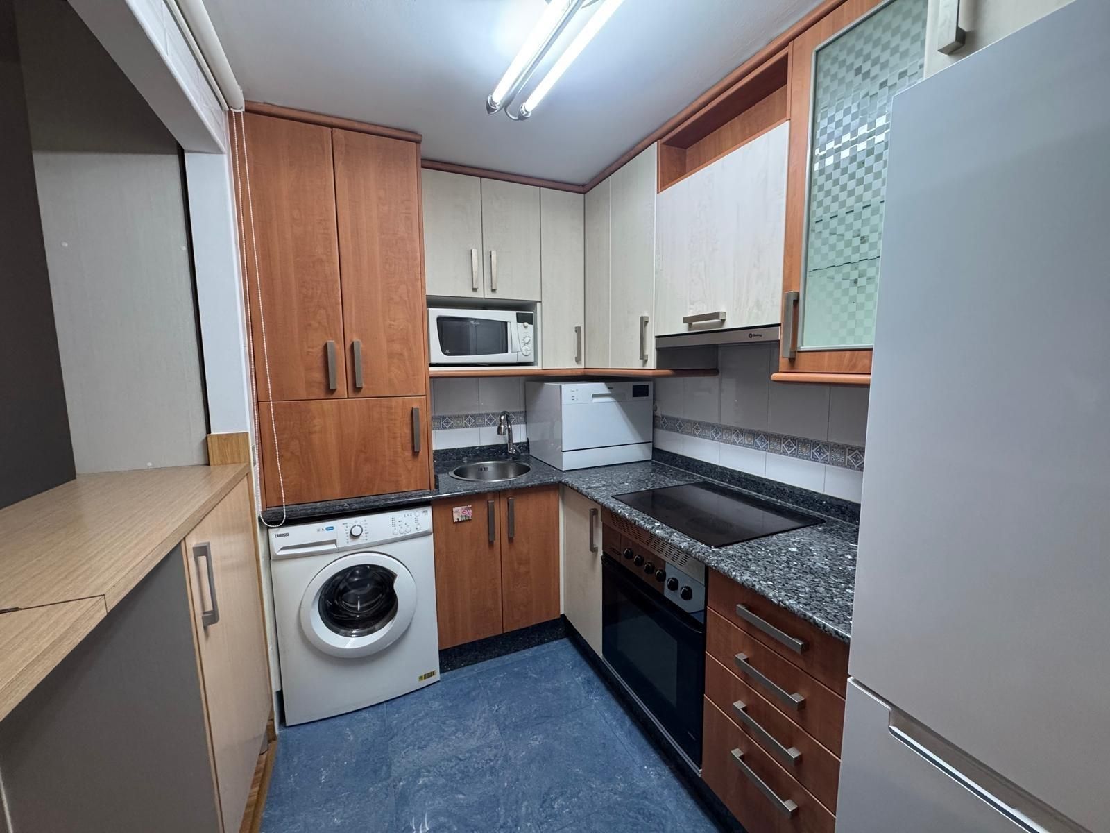 Cuina de Apartament de lloguer en Ponferrada amb Calefacció