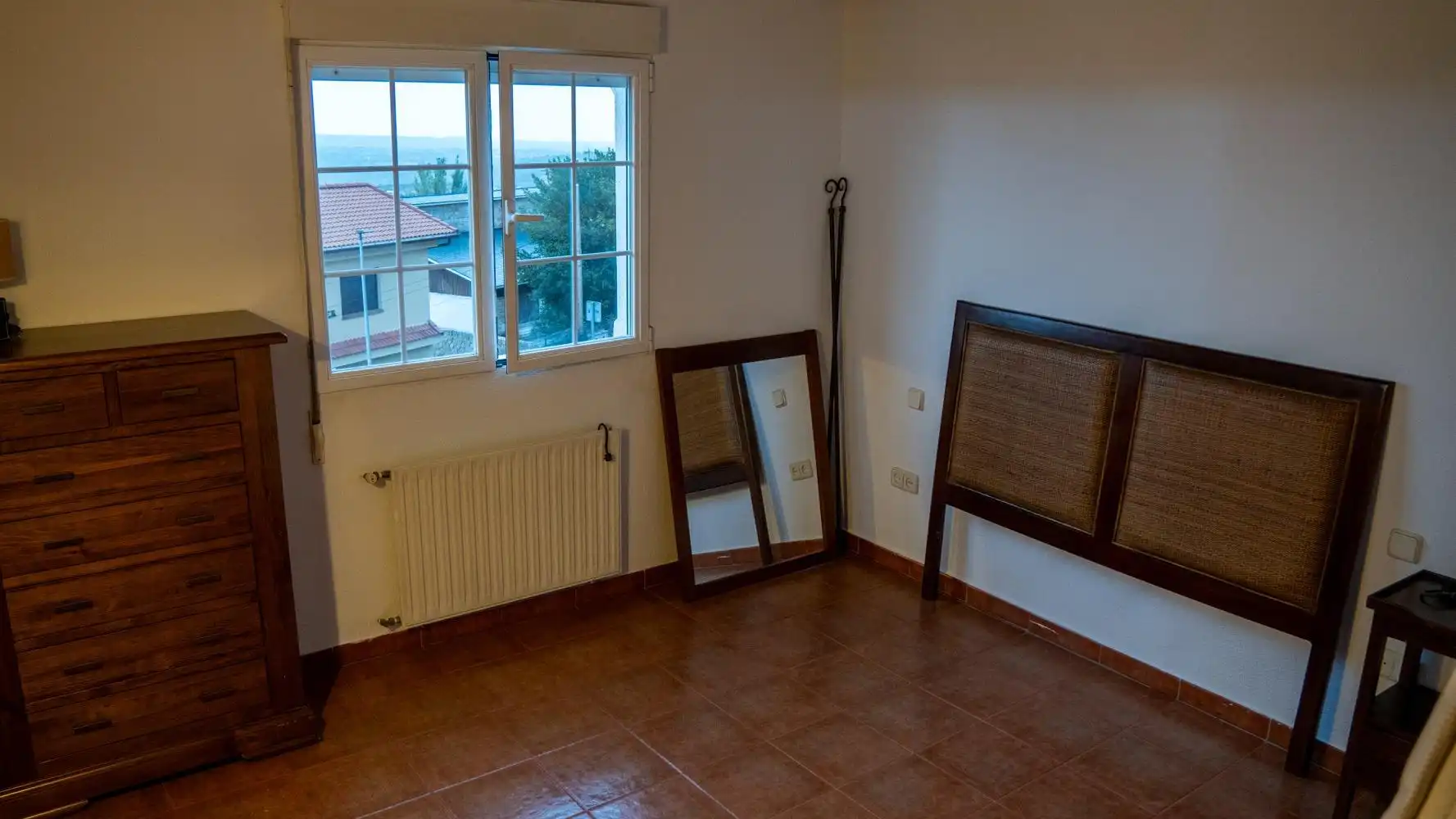 Schlafzimmer von Einfamilien-Reihenhaus zur Miete in Miraflores de la Sierra mit Heizung, Möbliert und Balkon