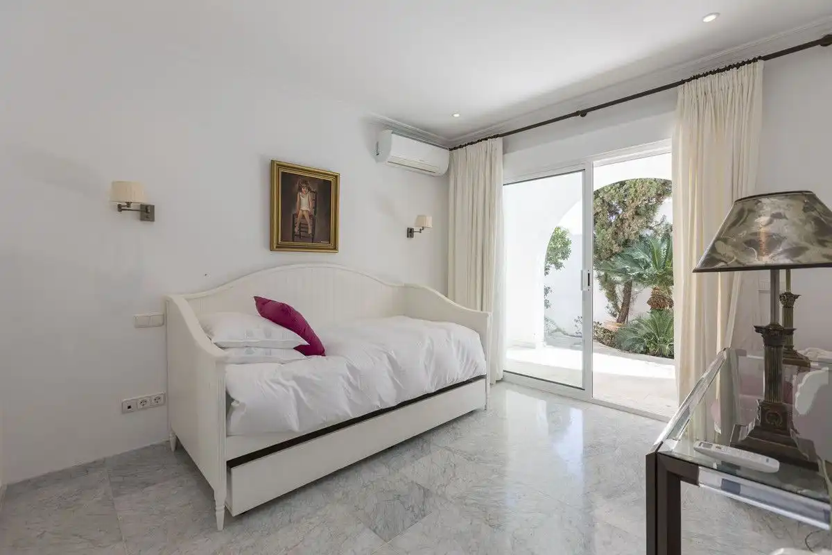 Dormitori de Casa o xalet en venda en Mijas amb Terrassa i Piscina comunitària