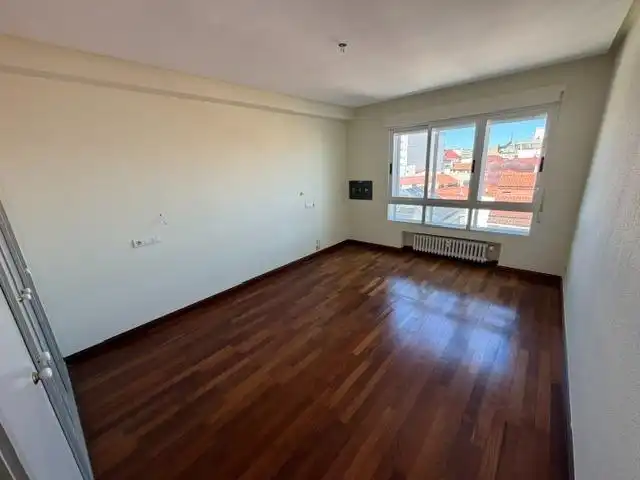 Habitación de Piso en venta en León Capital  con Calefacción