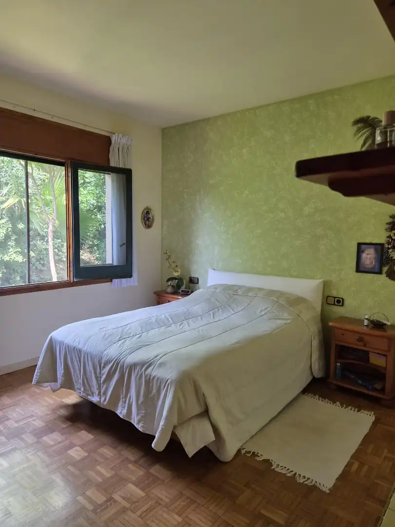 Habitación de Casa o chalet en venta en Pineda de Mar con Calefacción, Jardín privado y Parquet
