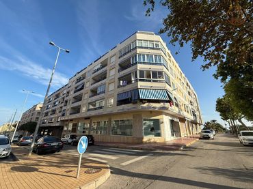 Ático con balcón en venta en Calle GINER DE LOS RIOS 24