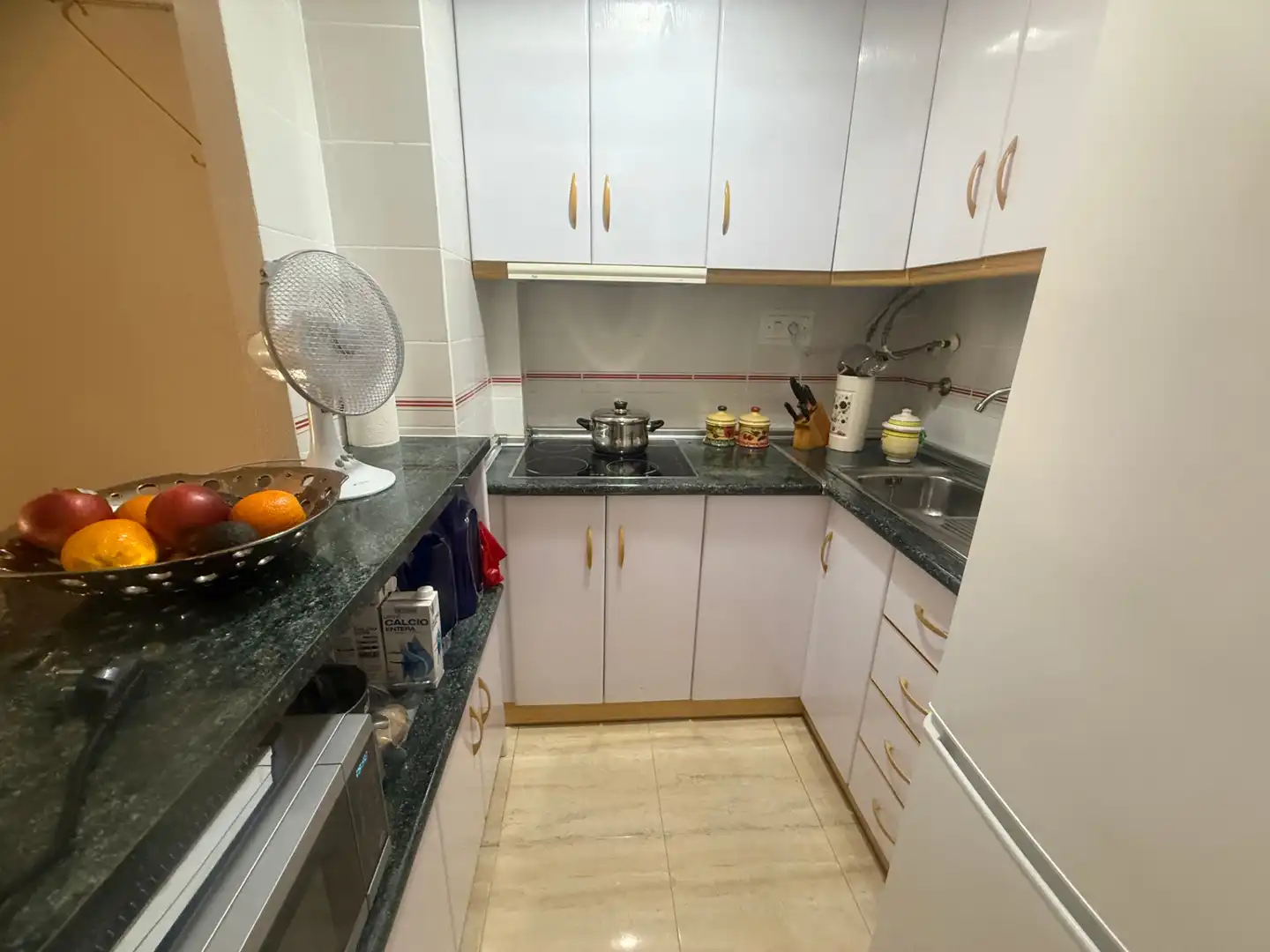 Cuina de Estudi en venda en Torrevieja amb Aire condicionat, Moblat i Forn