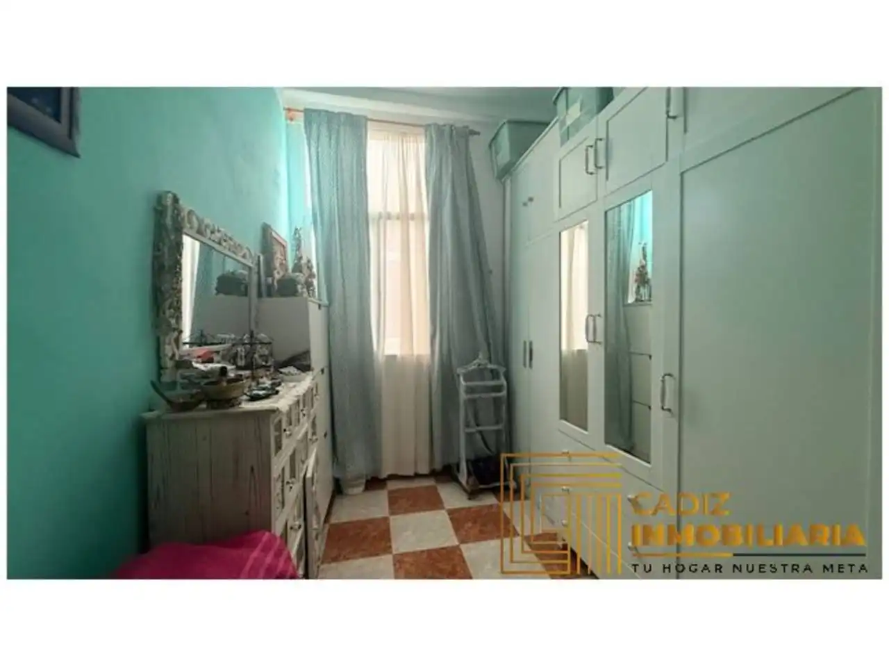 Habitación de Dúplex en venta en Cádiz con Aire acondicionado y Trastero