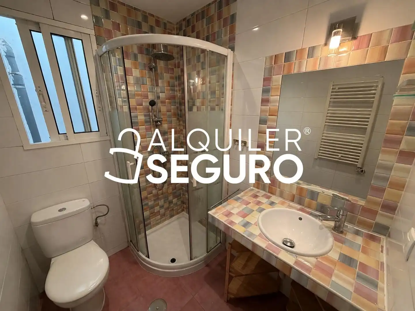 Bathroom of Flat for rent in Madrid  with Air Conditioner and Heating