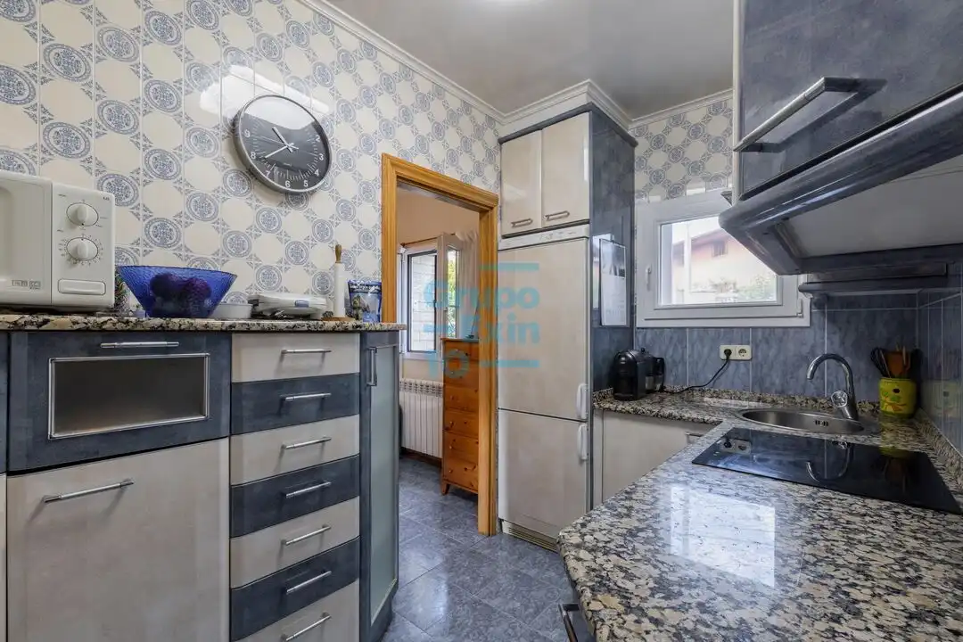 Cocina de Casa o chalet en venta en Donostia - San Sebastián  con Calefacción, Jardín privado y Terraza