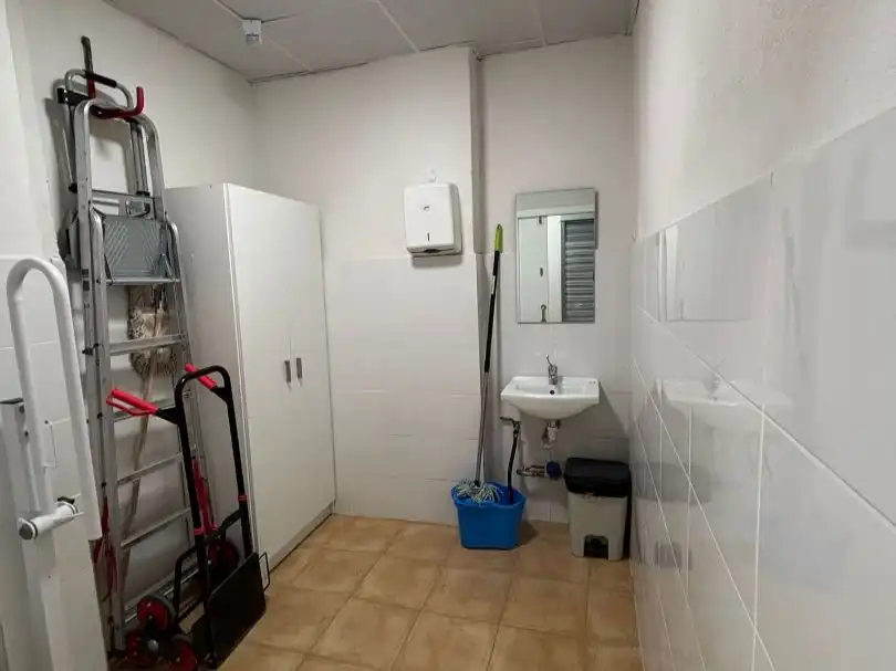 Bathroom of Storage room for rent in Madrid  with Alarm