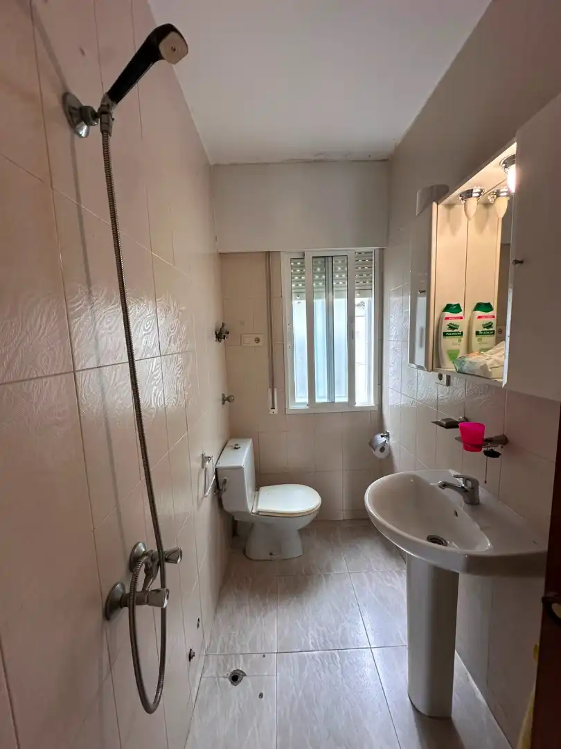 Bany de Casa o xalet en venda en Cambre  amb Calefacció, Moblat i Balcó