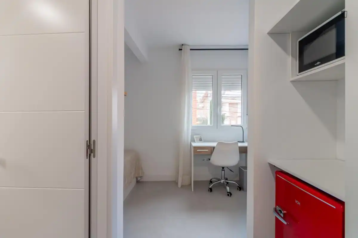 Dormitori de Apartament per a compartir en Villanueva de la Cañada amb Aire condicionat, Calefacció i Moblat
