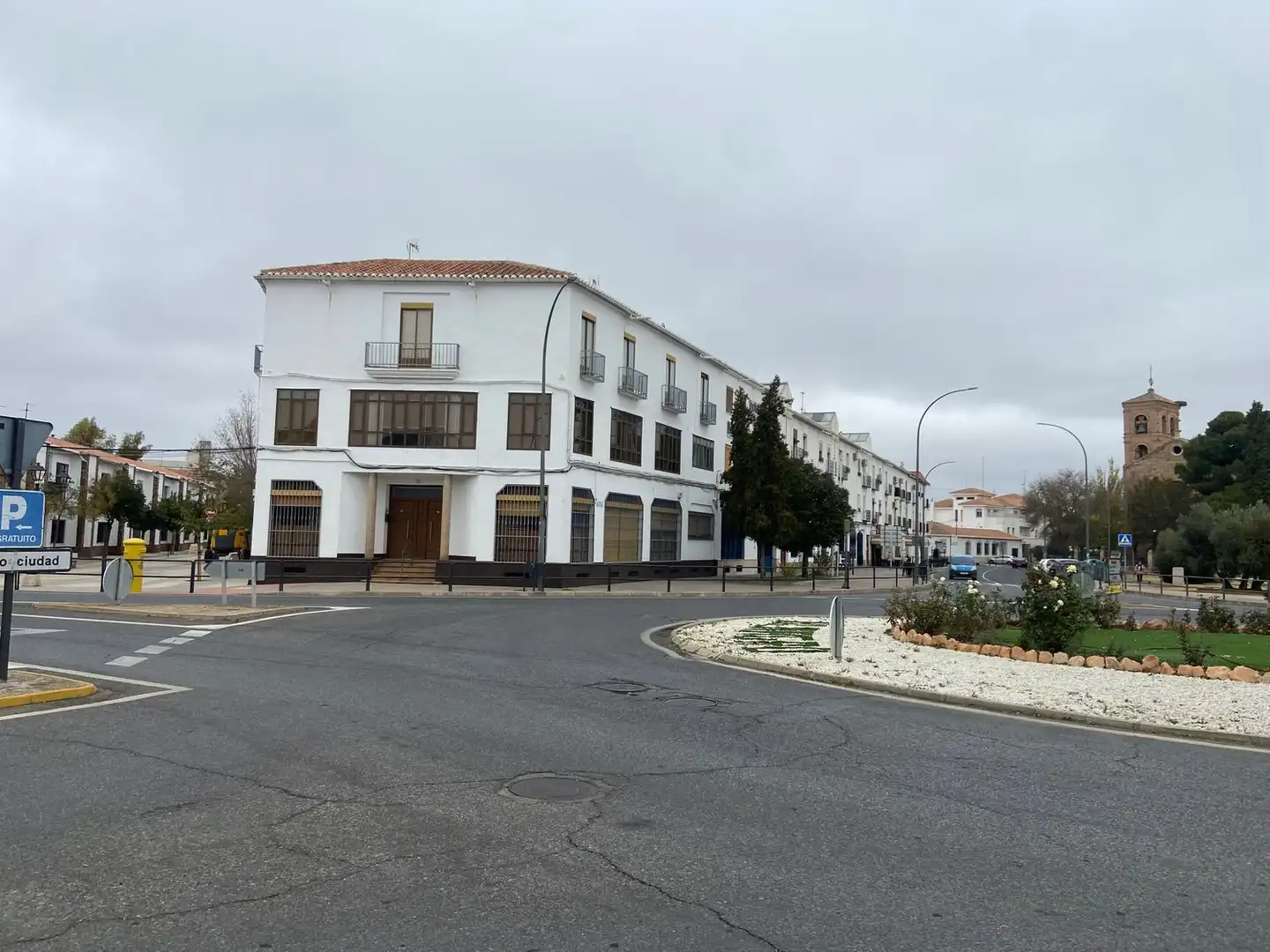 Vista exterior de Edificio en venta en Almagro