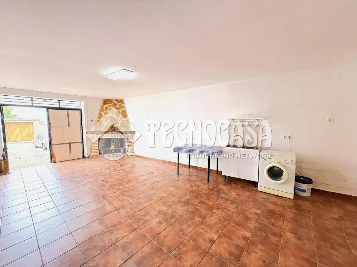 Finca rústica en venta en Huete con Calefacción, Jardín privado y Terraza