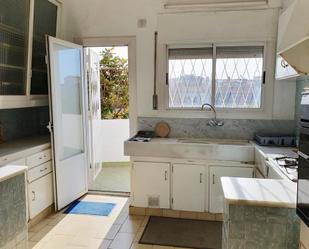 Cuina de Casa adosada en venda en El Prat de Llobregat amb Calefacció