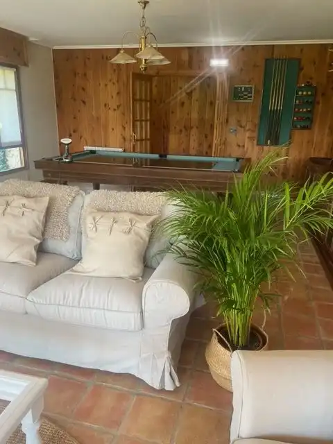 Sala de estar de Casa o chalet en venta en Piloña con Jardín privado, Amueblado y Alarma