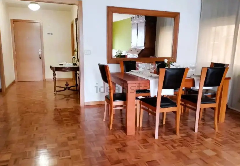 Esszimmer von Wohnung zum Verkauf in Vigo  mit Heizung, Parkett und Abstellraum
