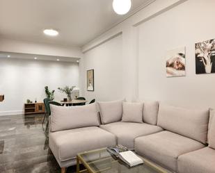 Sala d'estar de Pis de lloguer en Marbella amb Aire condicionat, Moblat i Es permeten mascotes