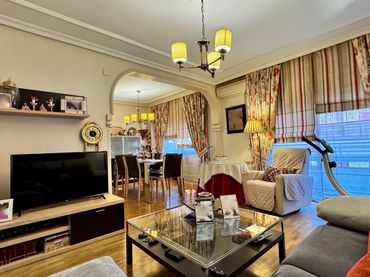 Appartement avec balcon à vendre à Calle Antonio Reyes Huertas 25